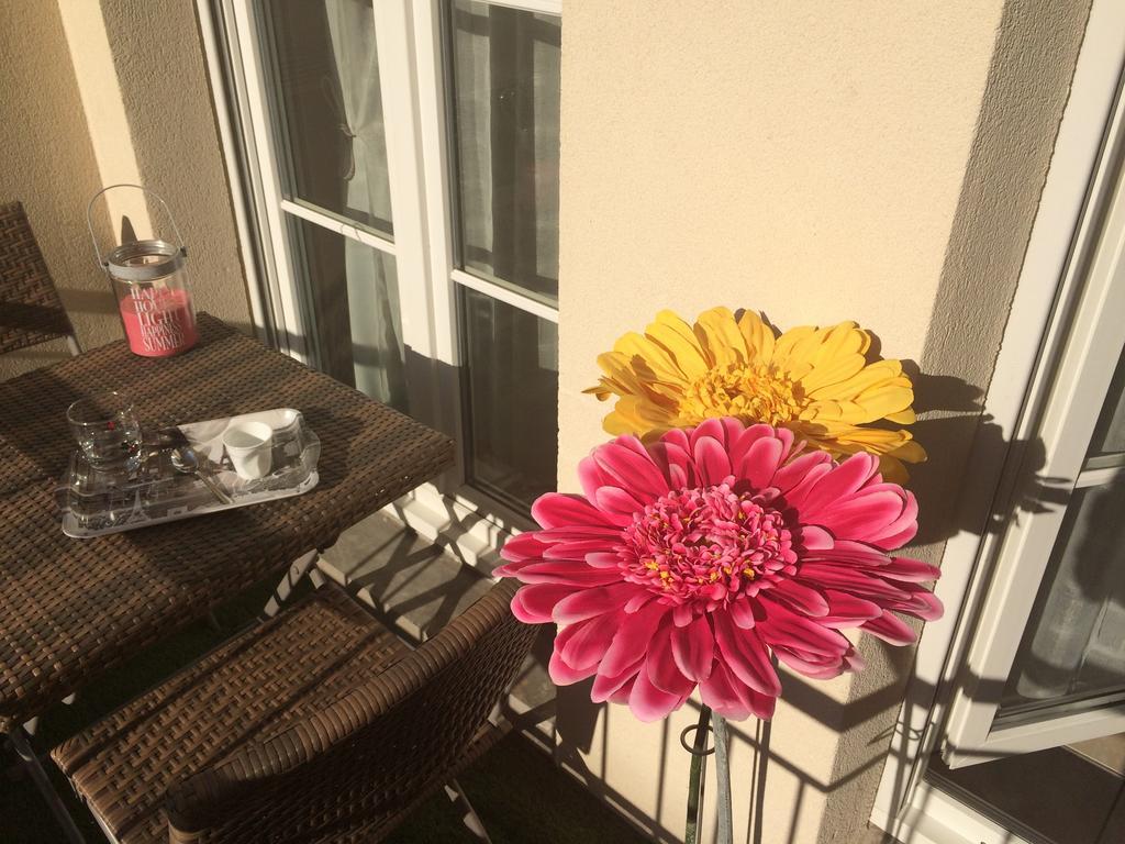 Julie'S Apartment Disneyland เซร์ริส ภายนอก รูปภาพ