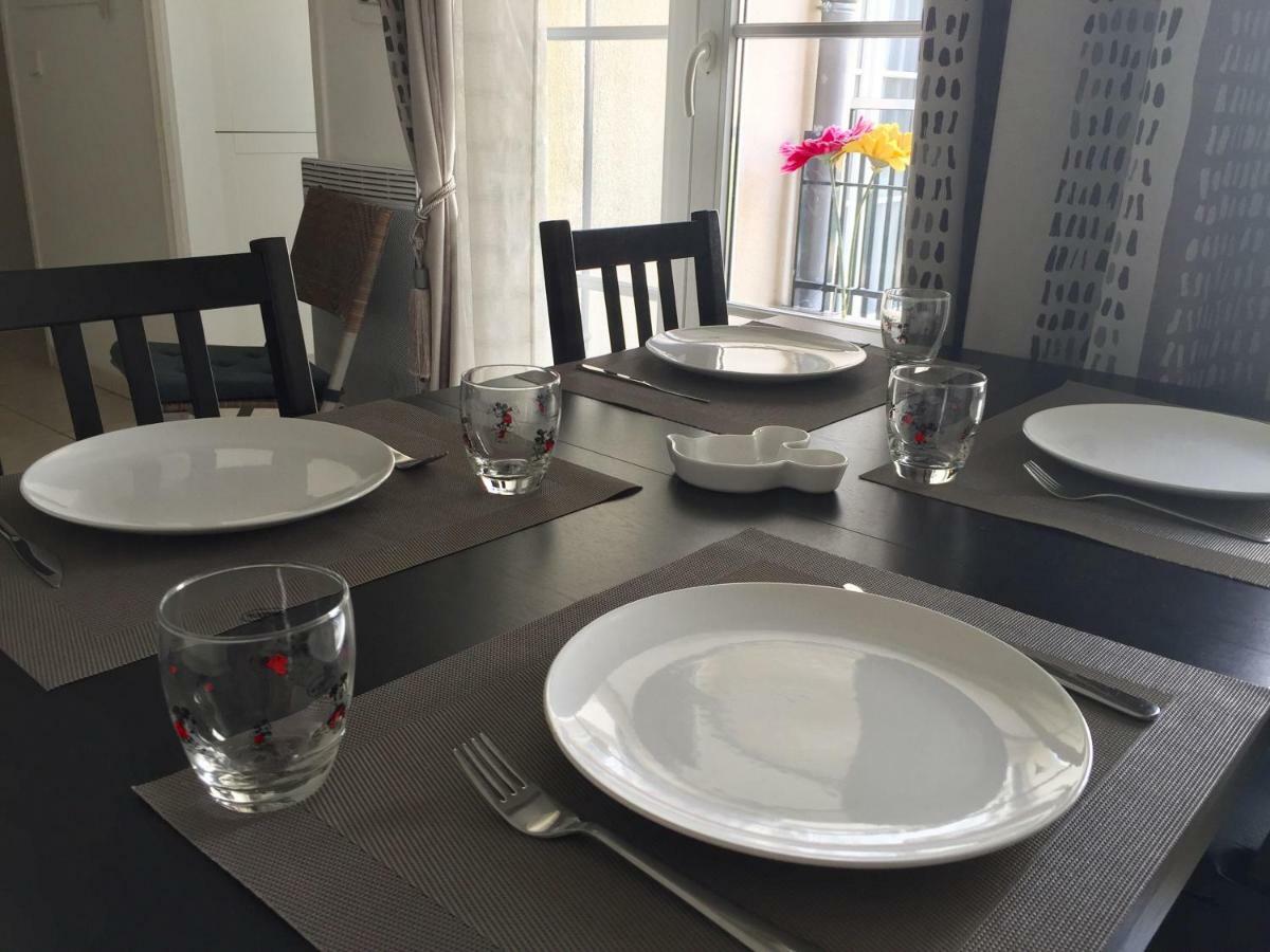 Julie'S Apartment Disneyland เซร์ริส ภายนอก รูปภาพ