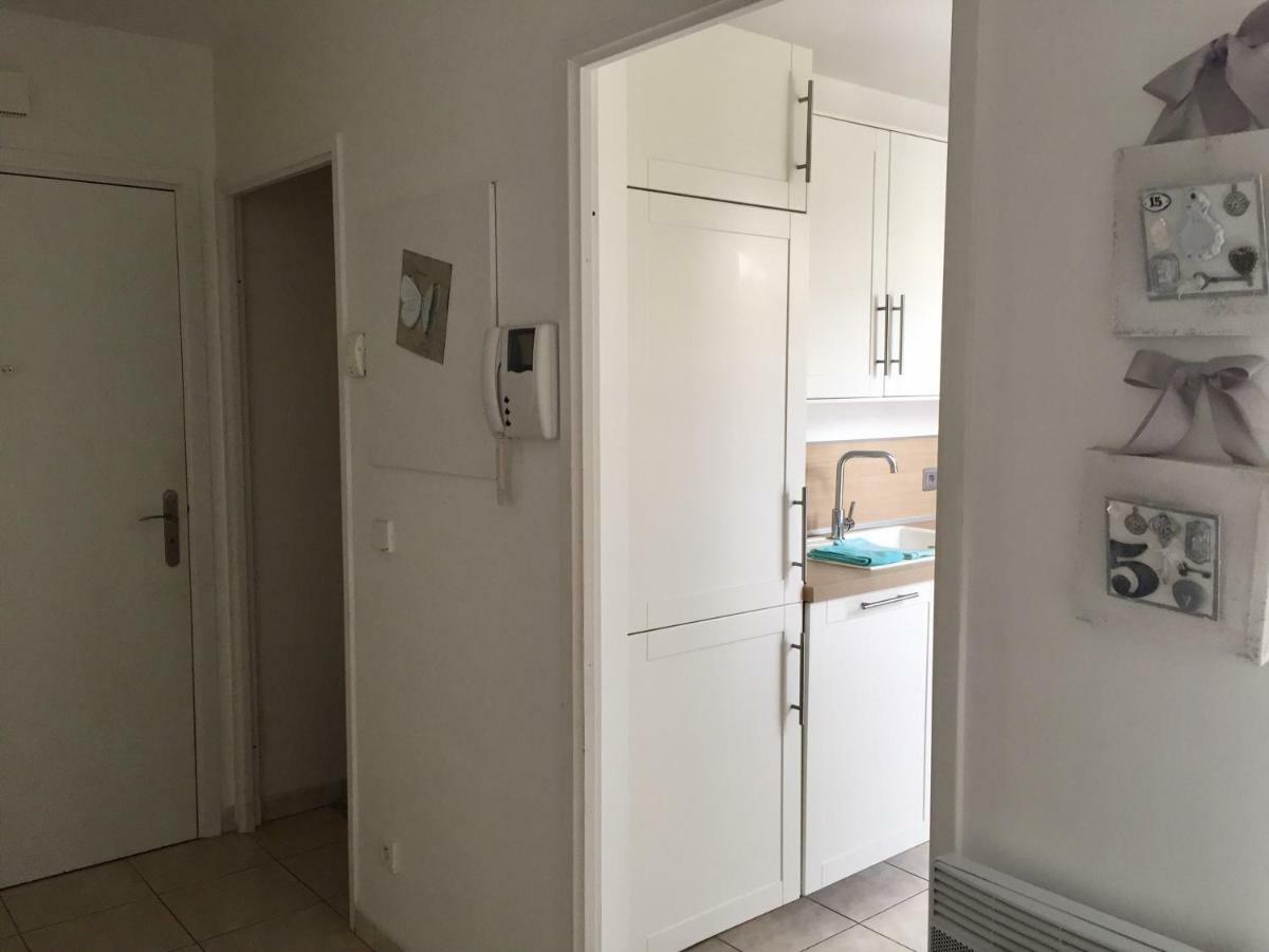 Julie'S Apartment Disneyland เซร์ริส ภายนอก รูปภาพ