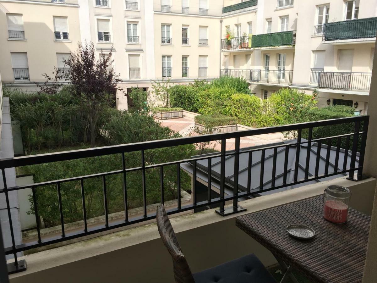 Julie'S Apartment Disneyland เซร์ริส ภายนอก รูปภาพ